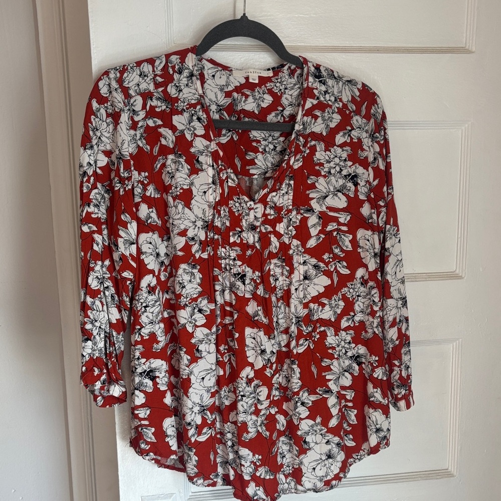 Fun 2 Fun Red and White Floral Blouse